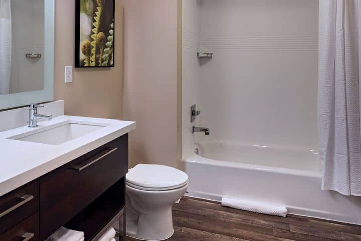 Room 14 of 28