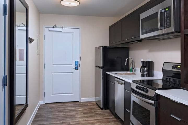 Room 7 of 28